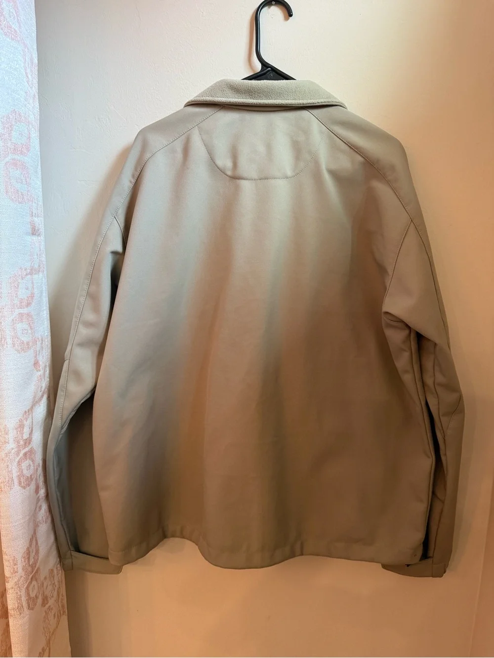 Columbia Men’s Beige/Tan Lightweight Softshell Jacket